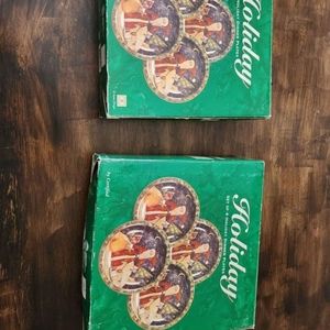 Holiday/Christmas Set Of 4 Dinner Plates By Susan Winget